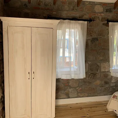 Adahan Butik Urla